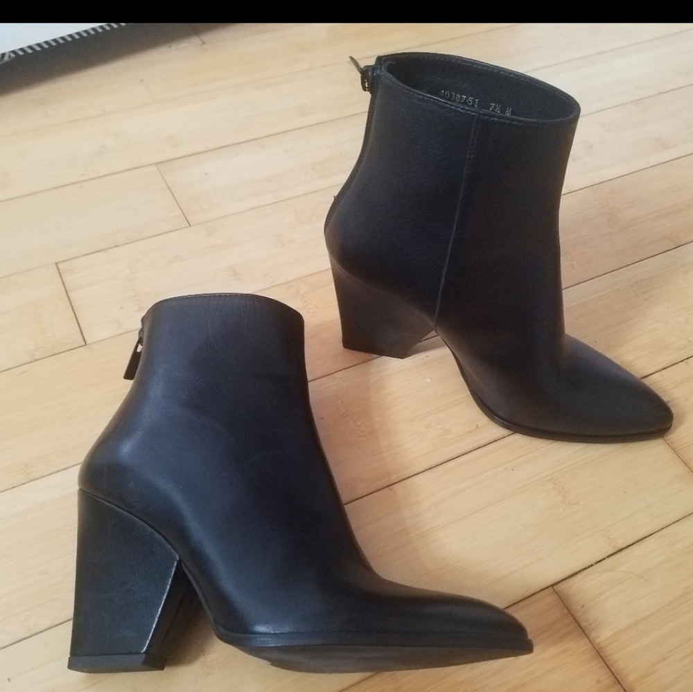 Stuart Weitzman Bedford 7.5 boots